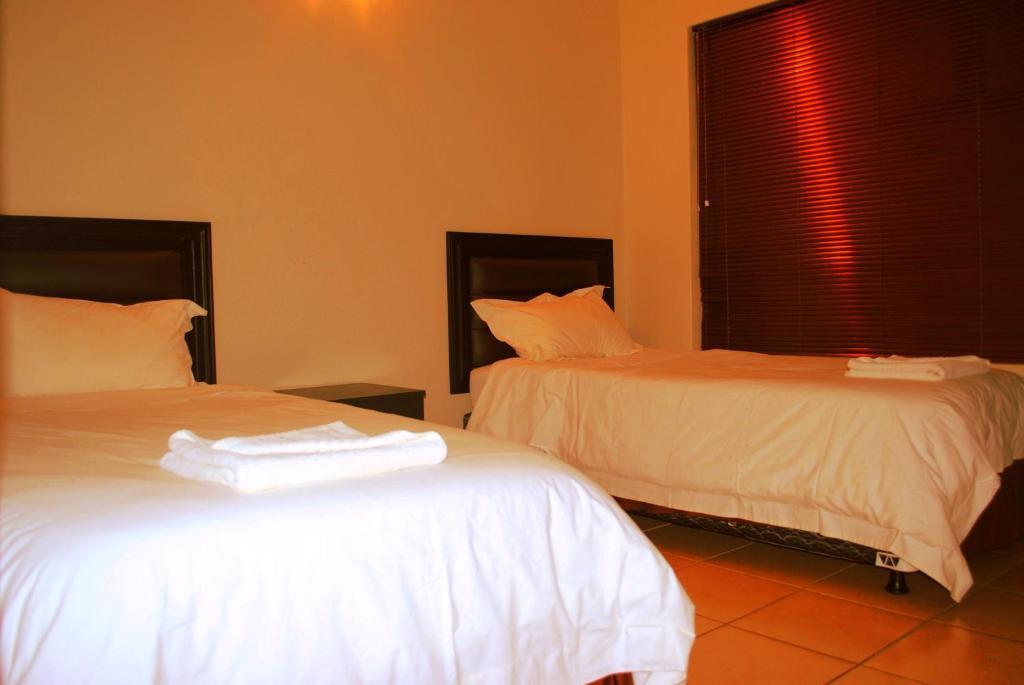 Palm Valley Inn And Day Spa Hartbeespoort Exteriör bild