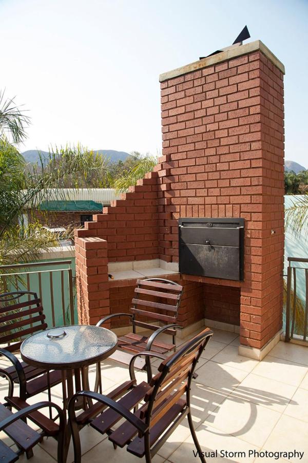Palm Valley Inn And Day Spa Hartbeespoort Exteriör bild