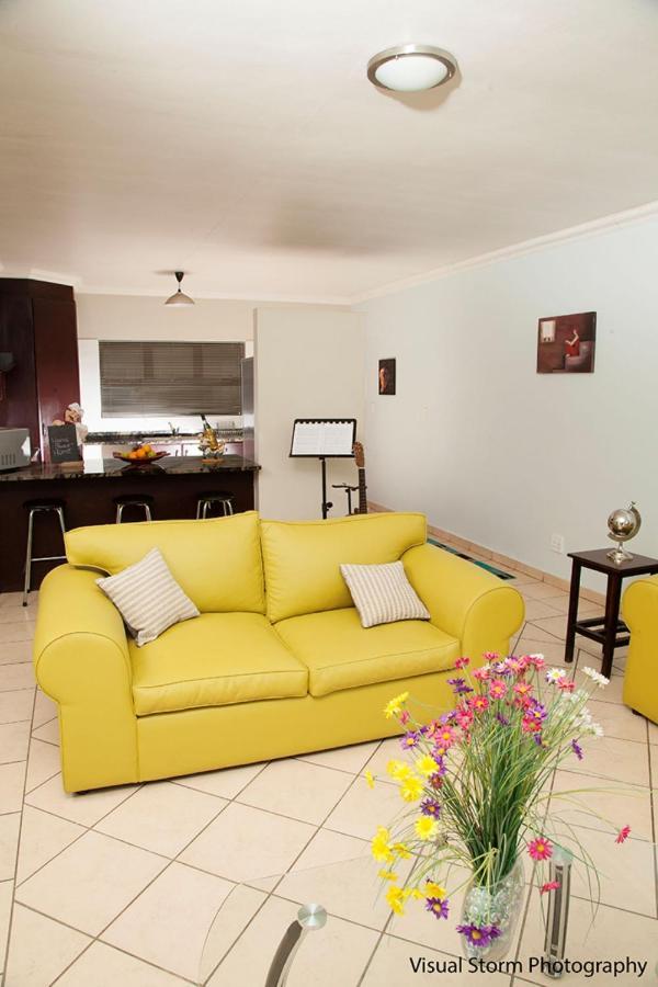 Palm Valley Inn And Day Spa Hartbeespoort Exteriör bild