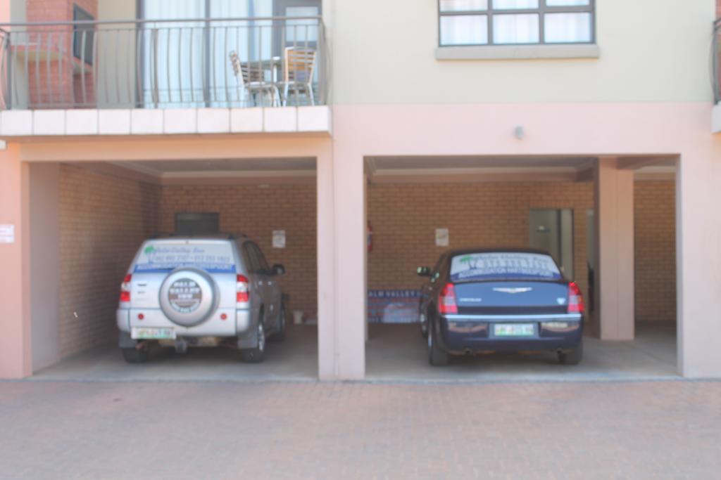 Palm Valley Inn And Day Spa Hartbeespoort Exteriör bild