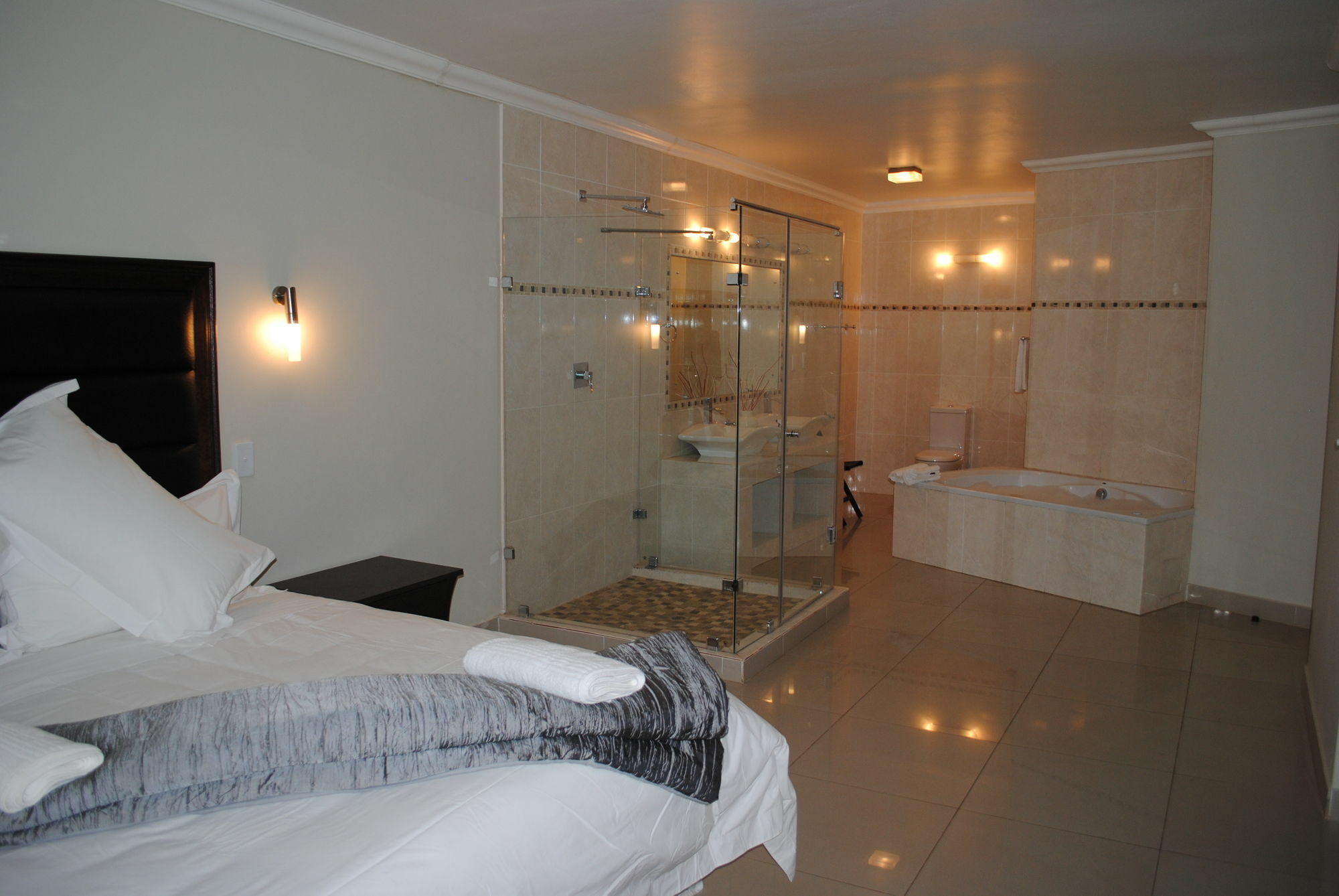 Palm Valley Inn And Day Spa Hartbeespoort Exteriör bild