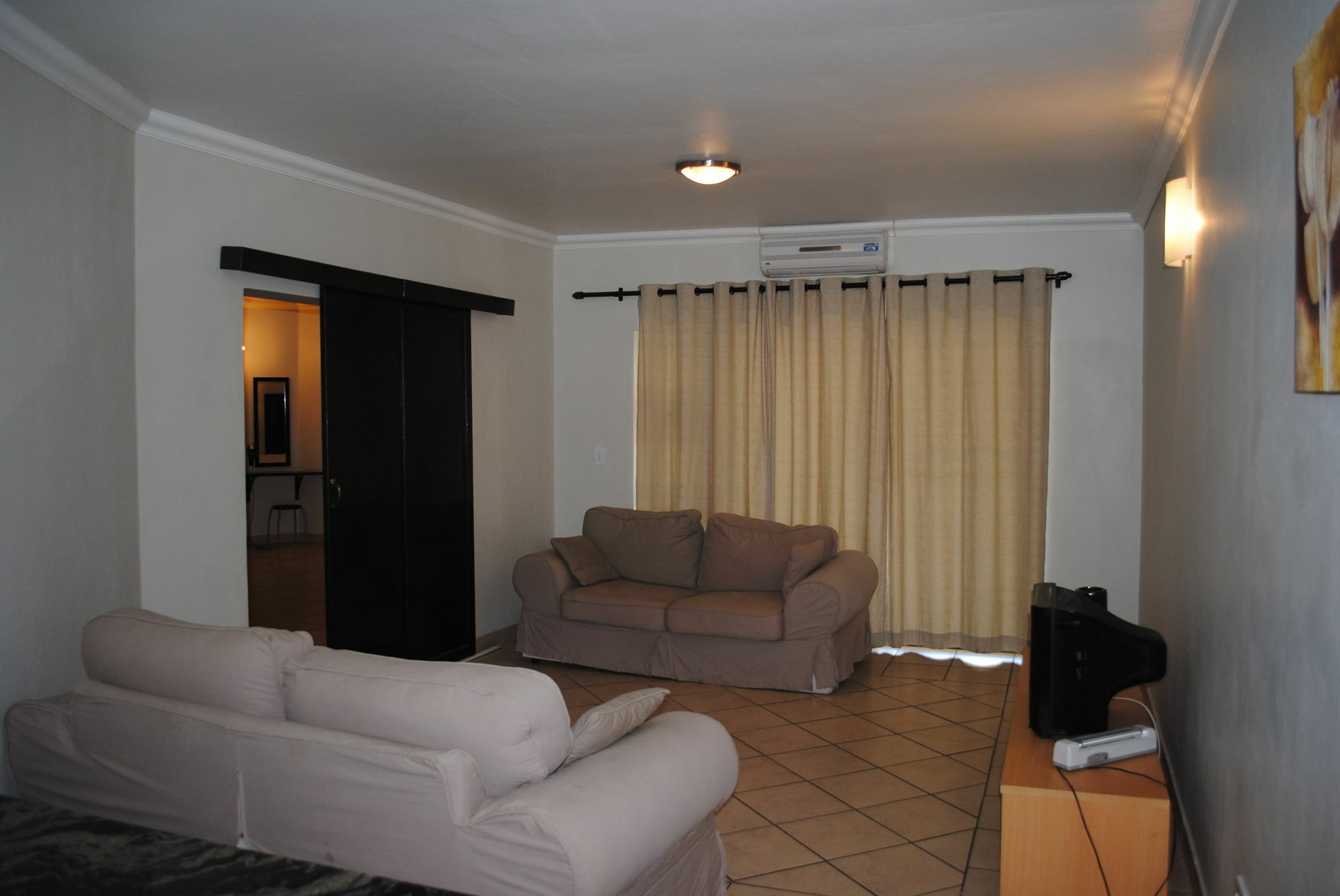 Palm Valley Inn And Day Spa Hartbeespoort Exteriör bild