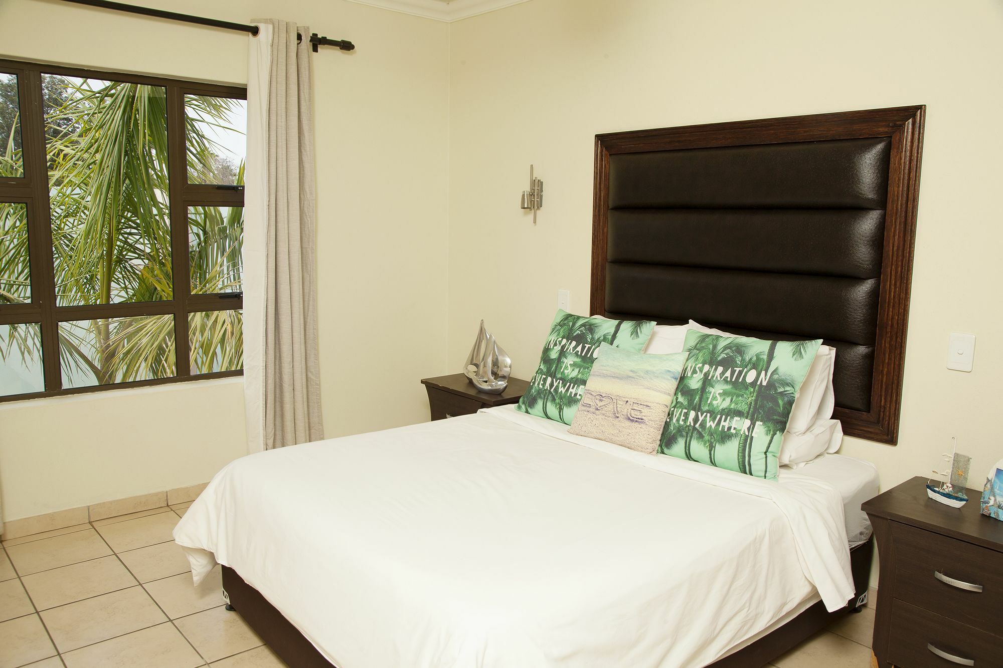 Palm Valley Inn And Day Spa Hartbeespoort Exteriör bild